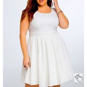 Torrid TEXTURED FLORAL SKATER DRESS NWOT - size 16